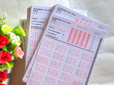 答题卡一般是什么纸质？
